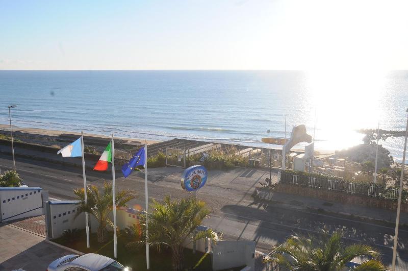 Serpa Hotel Anzio Exteriér fotografie